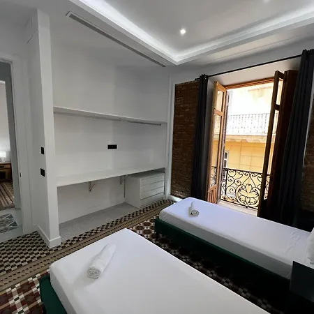 Grand Larios Apartman *