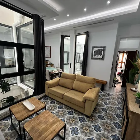 Apartman Grand Larios *