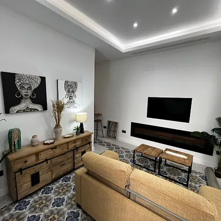 Grand Larios Apartman *