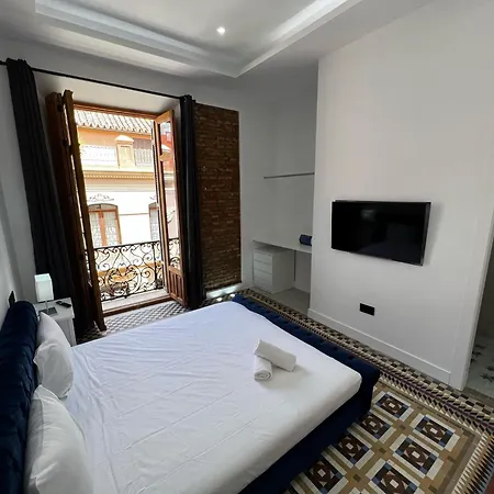 Grand Larios Apartament
